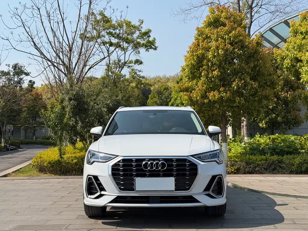 Audi Q3 2022 — фото 2