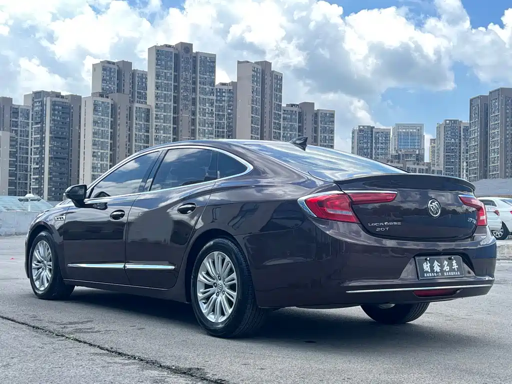 Buick LaCrosse 2017 — фото 12