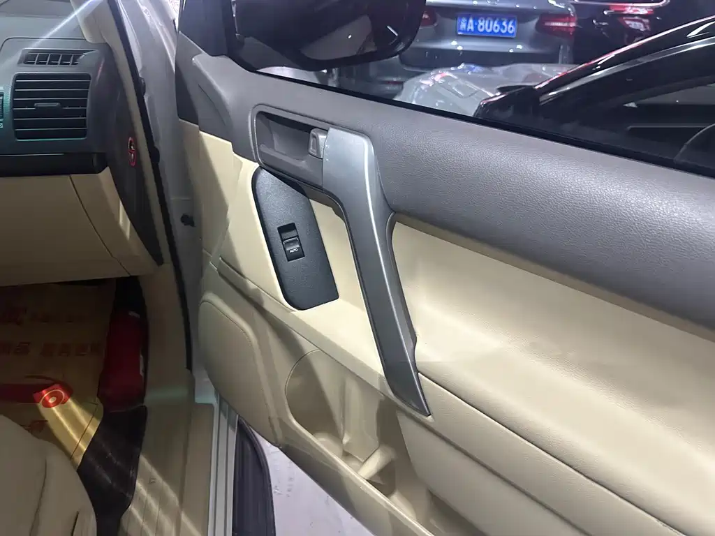 Toyota Prado 2017 — фото 18