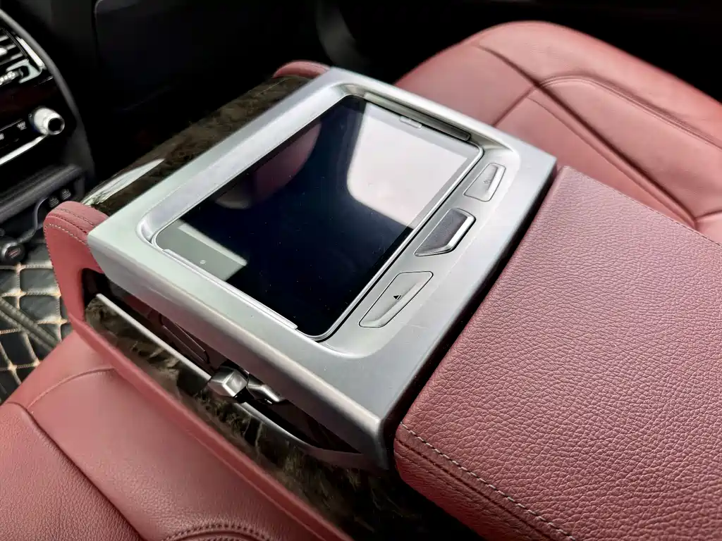 BMW 5 Series 2020 — фото 10
