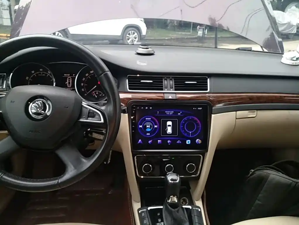 Skoda Superb 2016 — фото 13