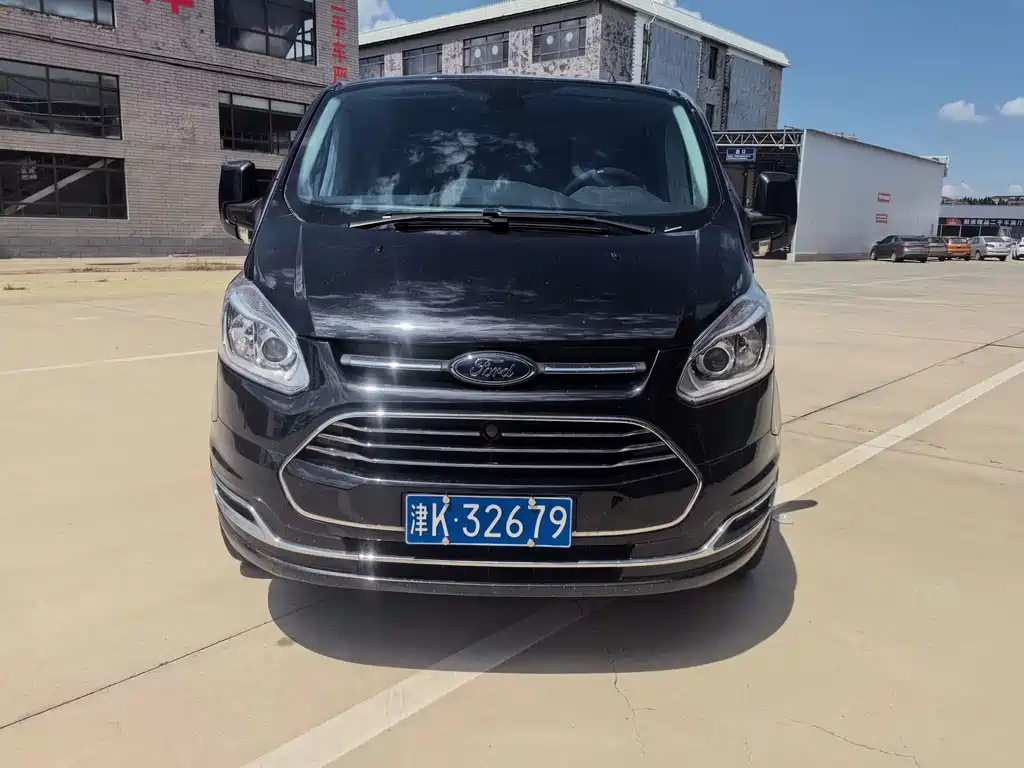 Ford Tourneo 2022 — фото 2