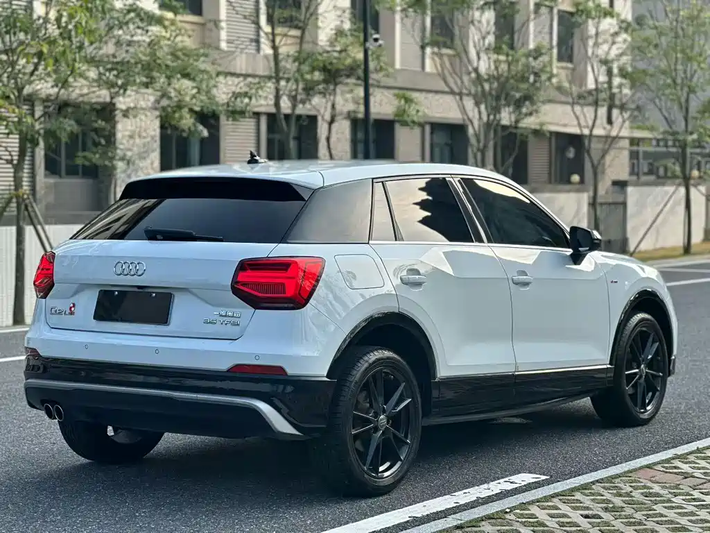 Audi Q2L 2020 — фото 7