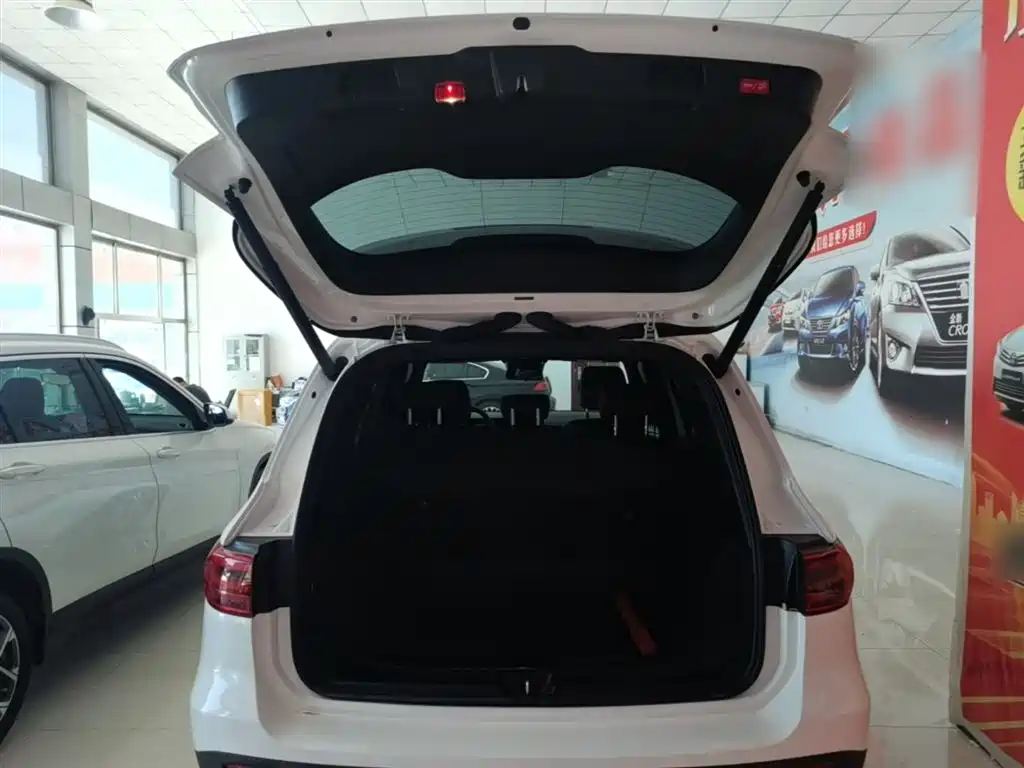 Mercedes-Benz GLB 2023 — фото 19