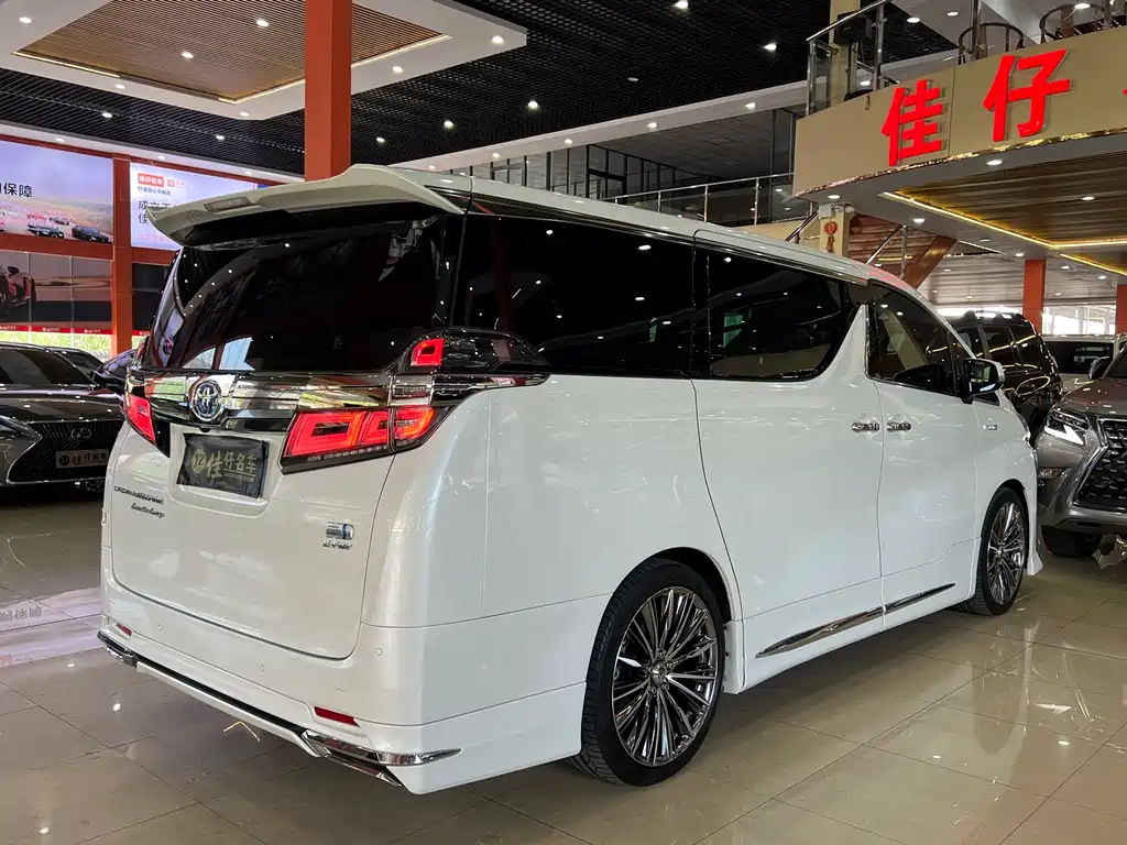 Toyota Vellfire 2021 — фото 5