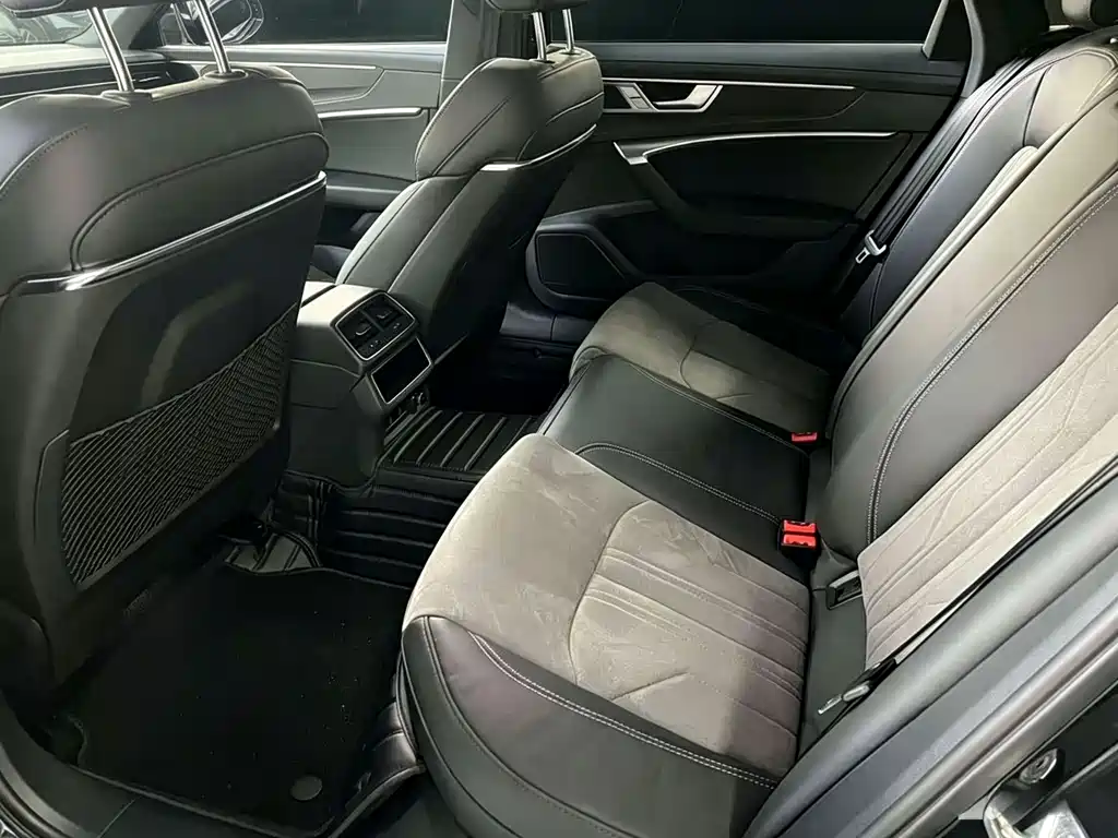 Audi A6L 2023 — фото 13