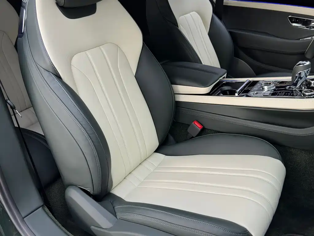 Bentley Continental 2021 — фото 11