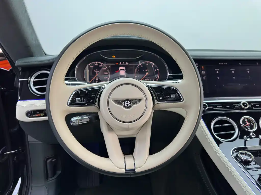 Bentley Continental 2021 — фото 16