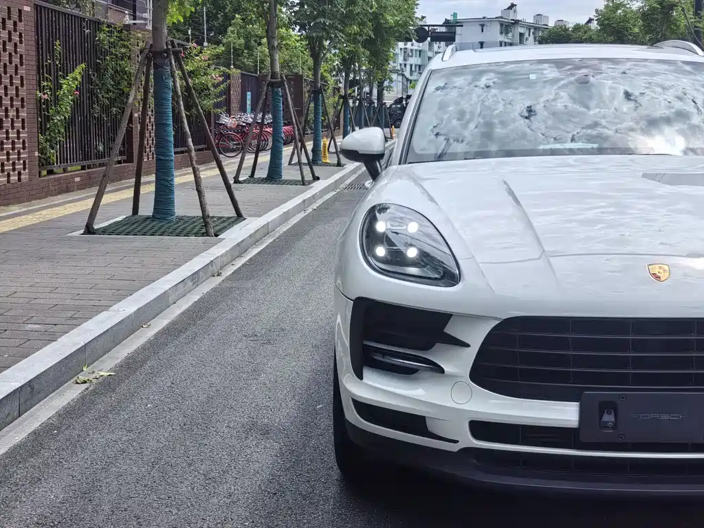 Porsche Macan 2018 — фото 18
