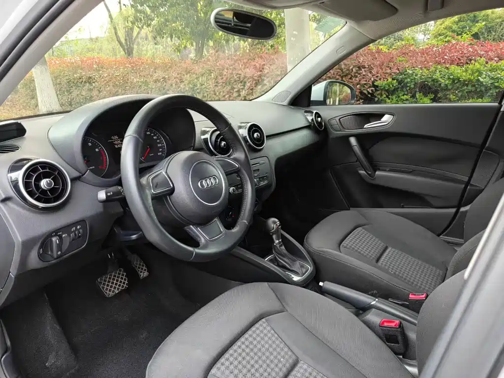 Audi A1 2015 — фото 4