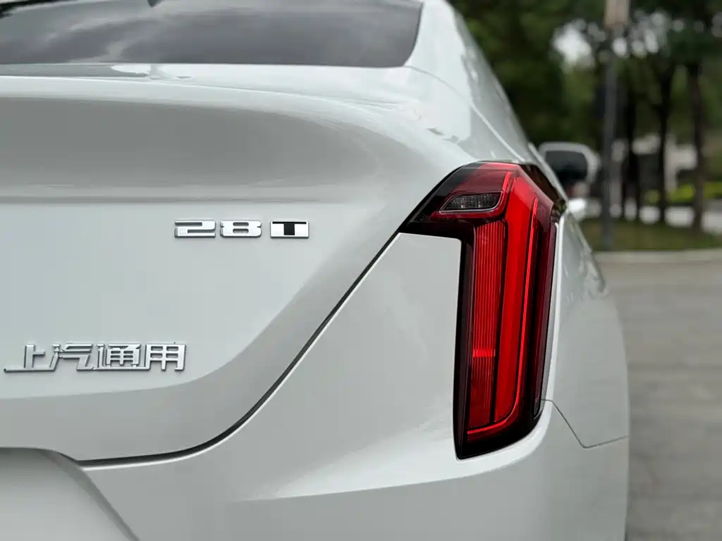 Cadillac CT4 2021 — фото 27
