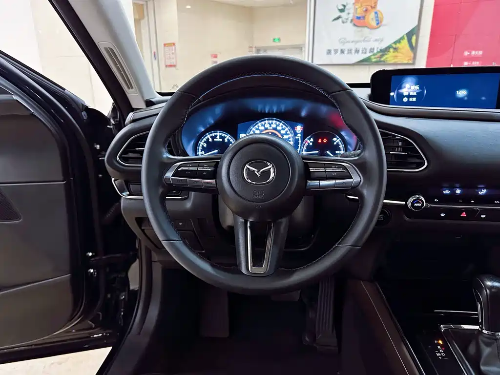 Mazda CX-30 2022 — фото 13