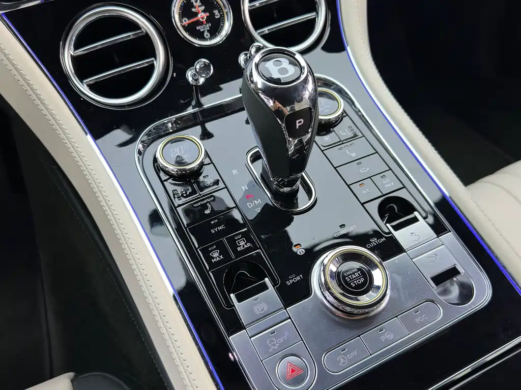 Bentley Continental 2021 — фото 21