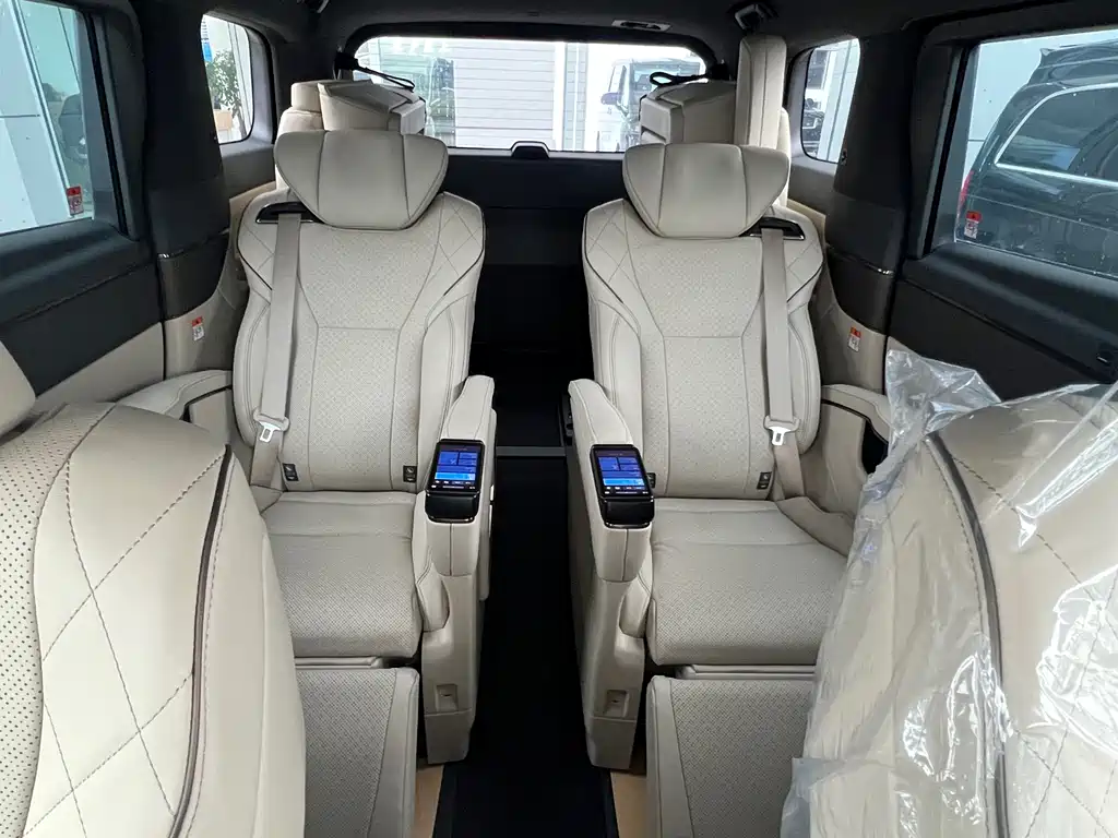 Toyota Vellfire — фото 17