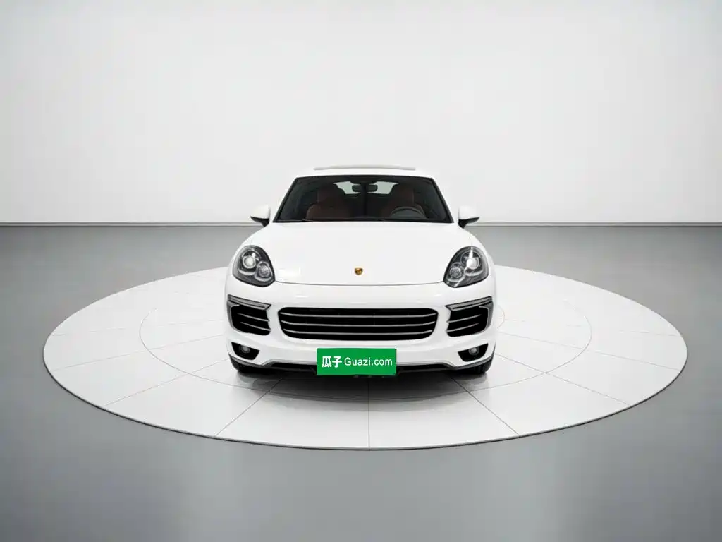 Porsche Cayenne 2017 — фото 24