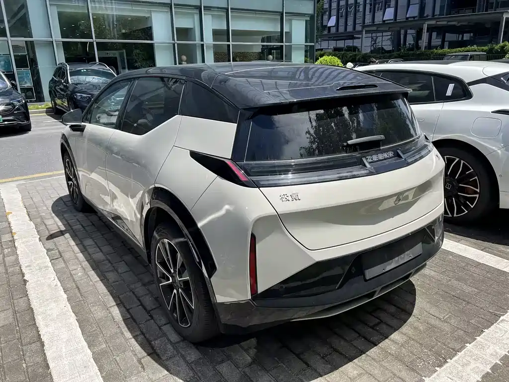 Zeekr X 2024