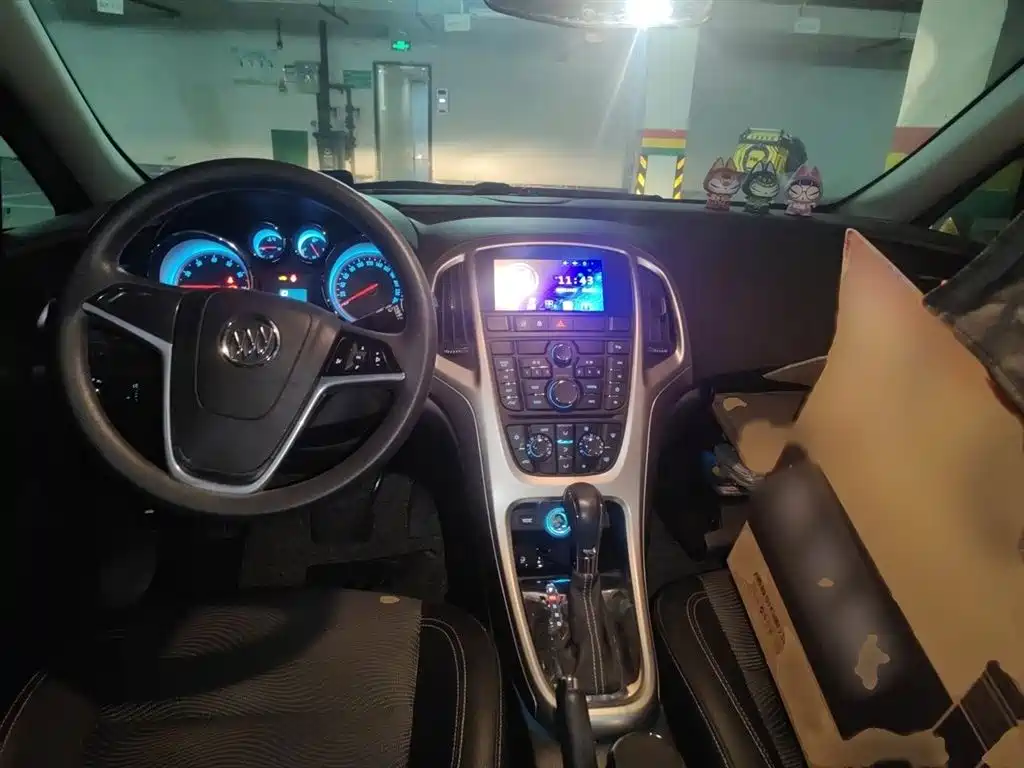 Buick Excelle 2015 — фото 13