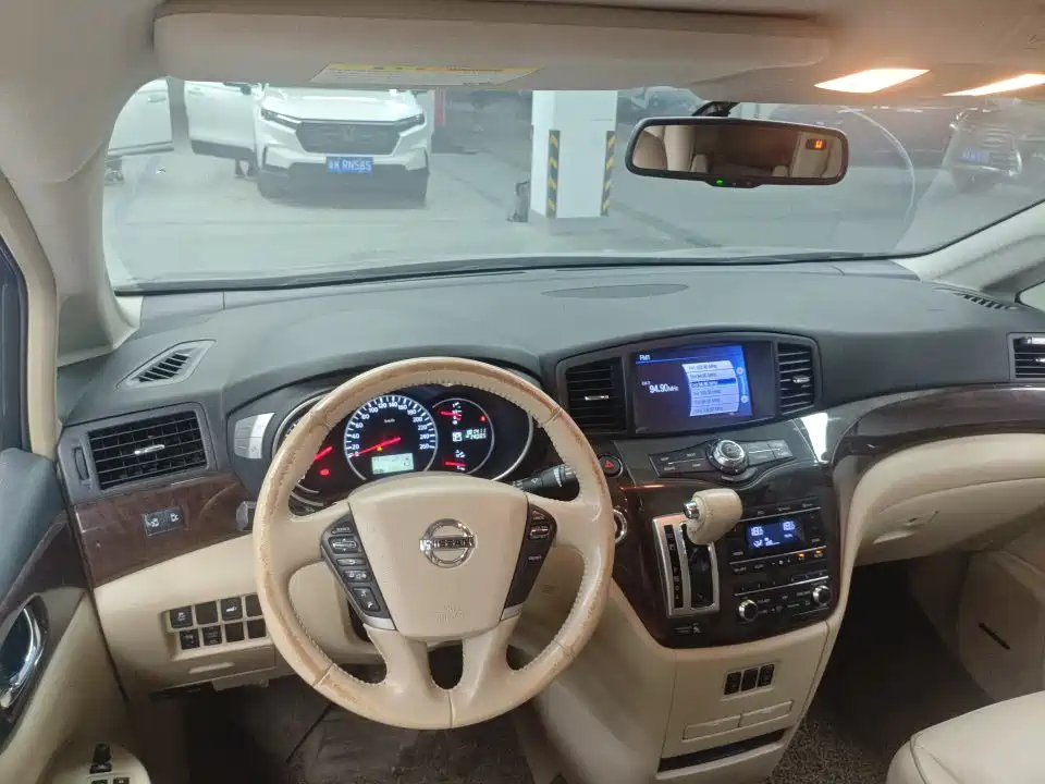Nissan Quest 2013