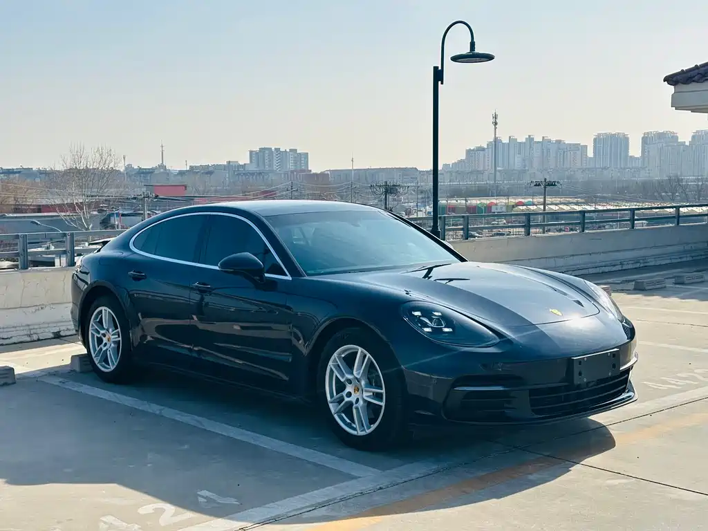 Porsche Panamera 2018 — фото 3