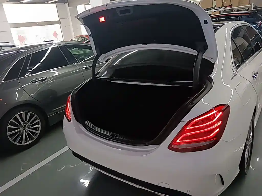 Mercedes-Benz C-Class 2017 — фото 19