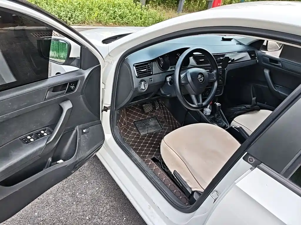 Skoda Rapid 2021 — фото 16