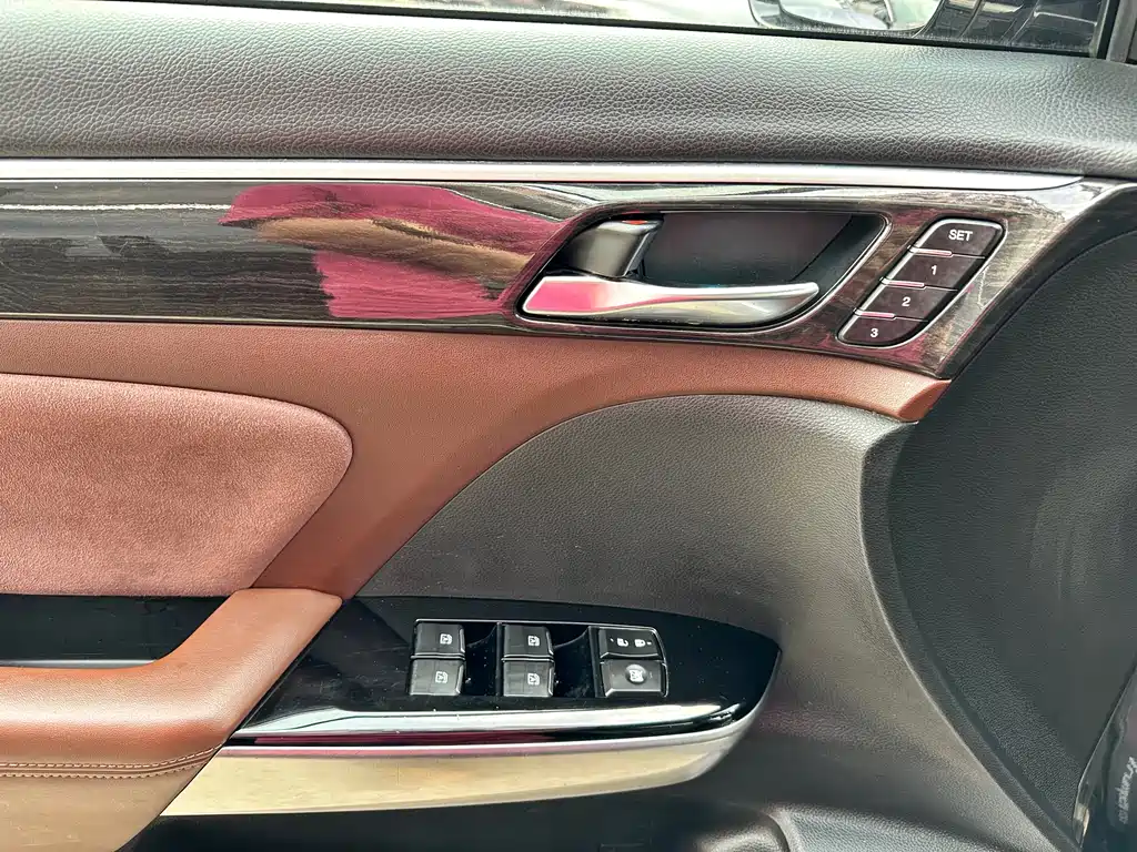 GAC Motor Trumpchi GS8 2017 — фото 16