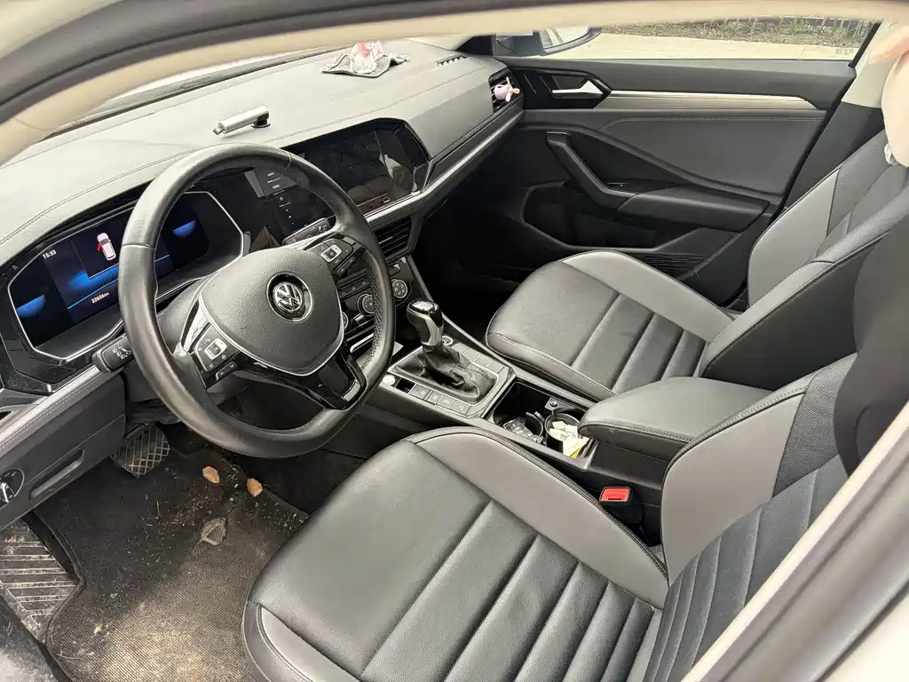 Volkswagen Sagitar 2022