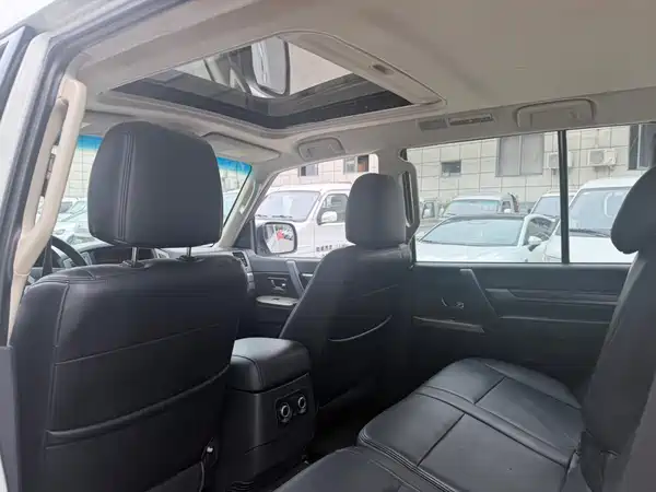 Mitsubishi Pajero 2017