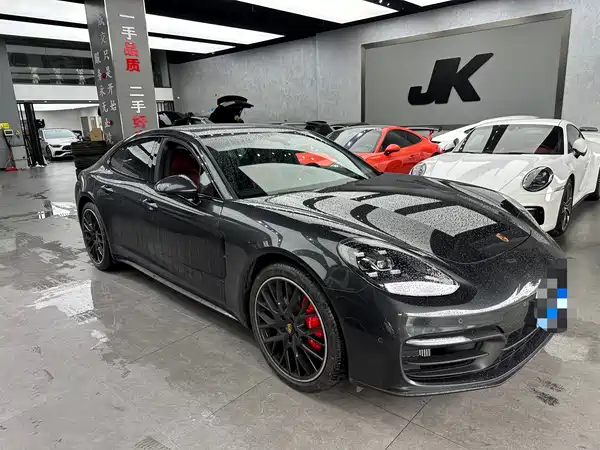 Porsche Panamera 2021