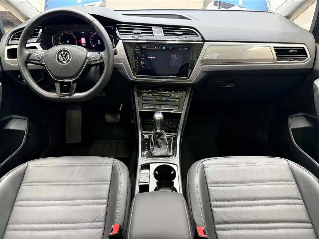 Volkswagen Touran 2023 — фото 22