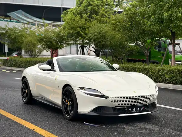 Ferrari Roma 2025