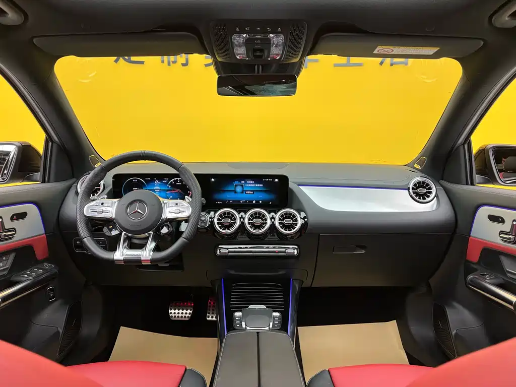 Mercedes-Benz GLA AMG 2023 — фото 9