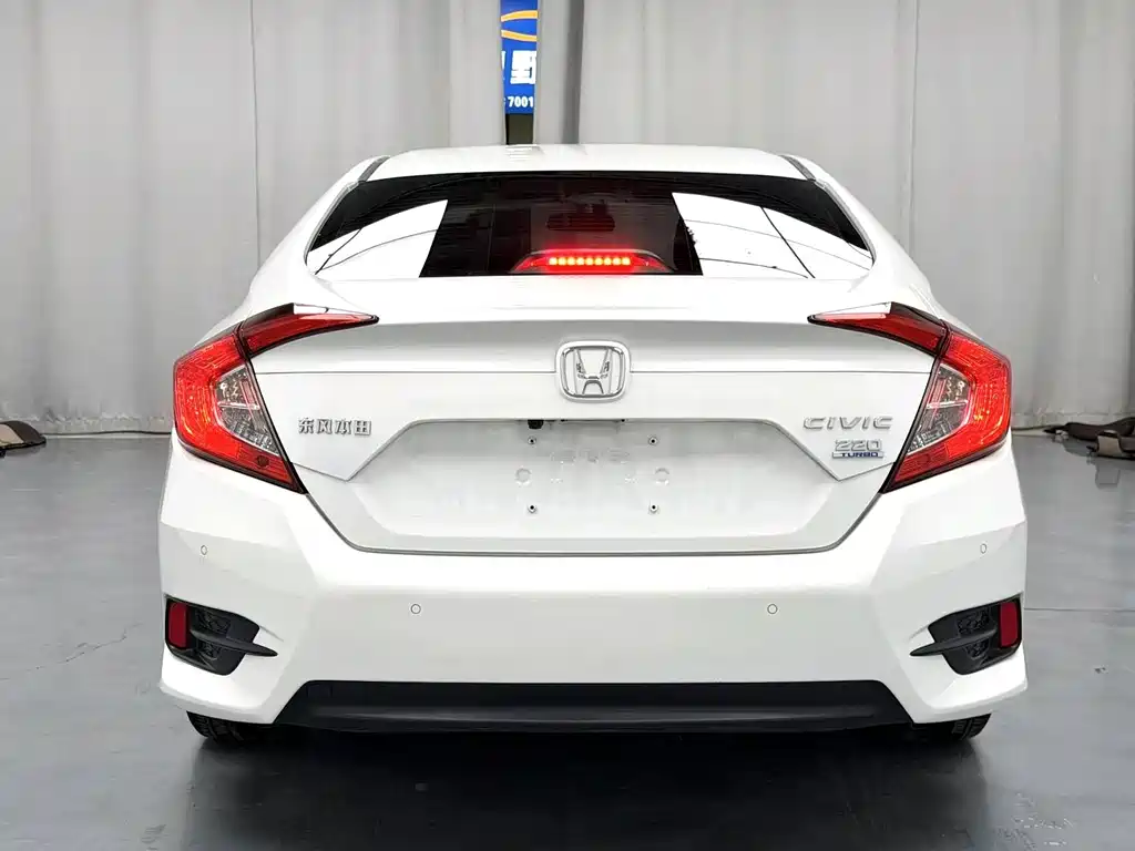 Honda Civic 2020 — фото 16