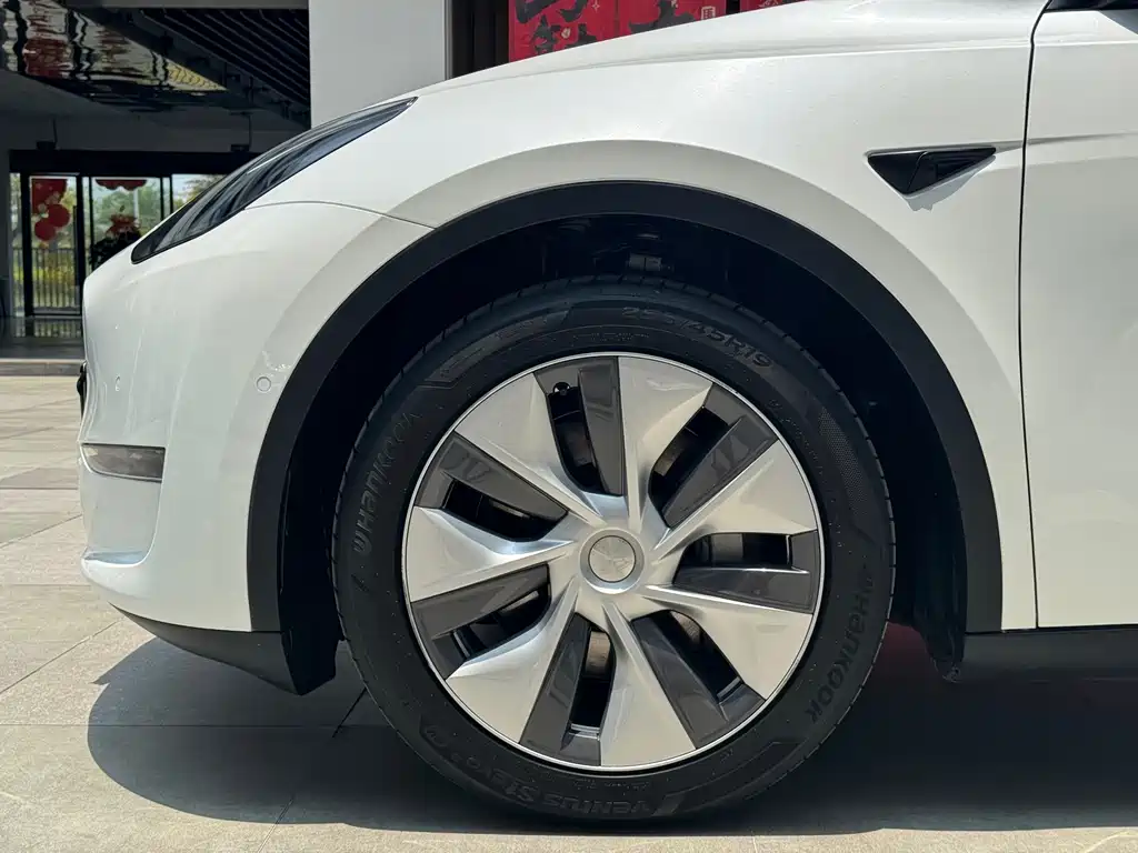 Tesla Model Y 2022 — фото 4