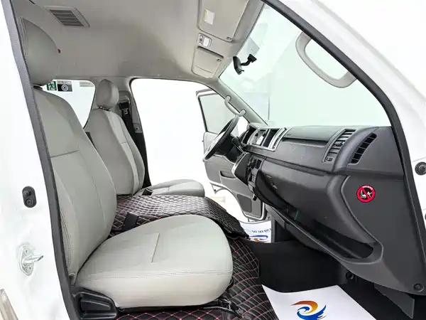 Toyota HIACE 2011