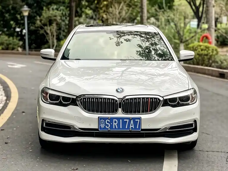BMW 5 Series 2019 — фото 3