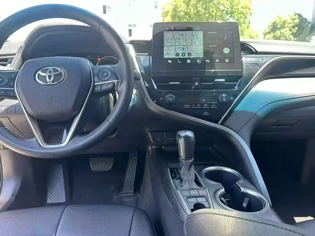 Toyota Camry 2021 — фото 5