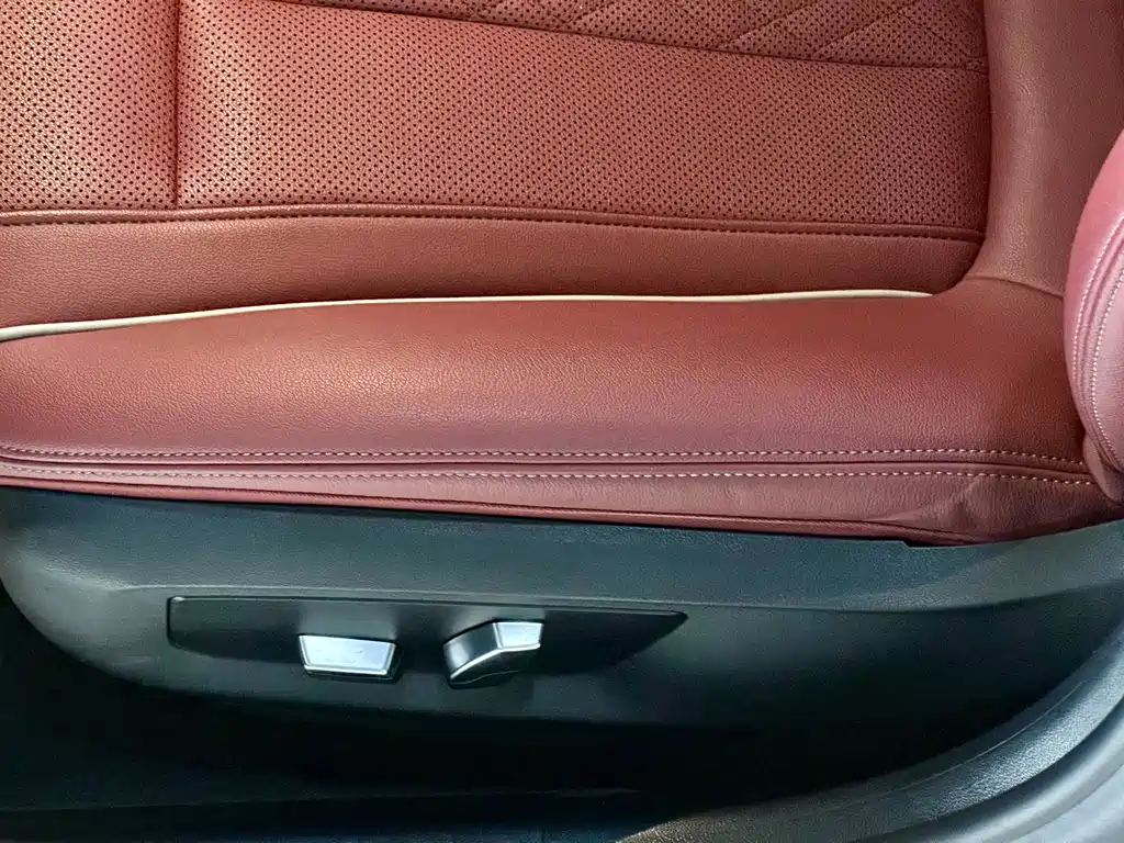 BMW 5 Series 2020 — фото 15