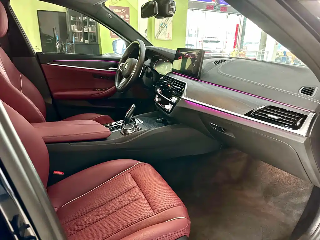 BMW 5 Series 2020 — фото 17