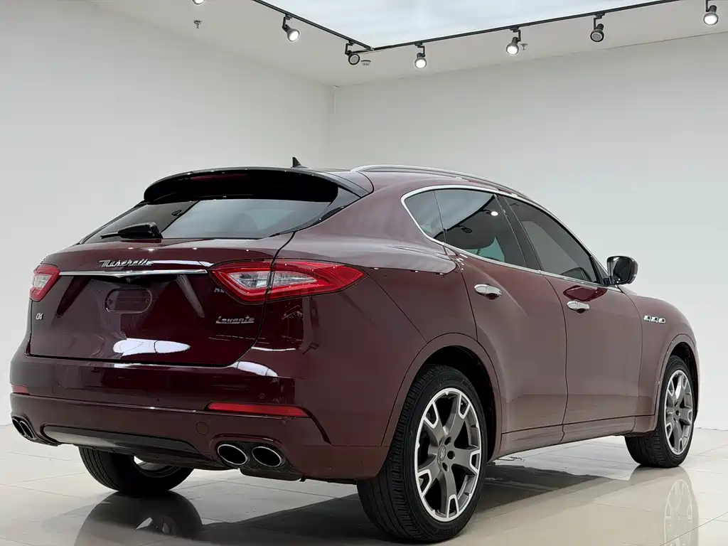 Maserati Levante 2018 — фото 19