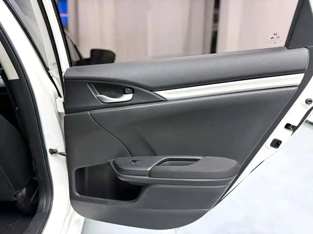 Honda Civic 2020 — фото 14