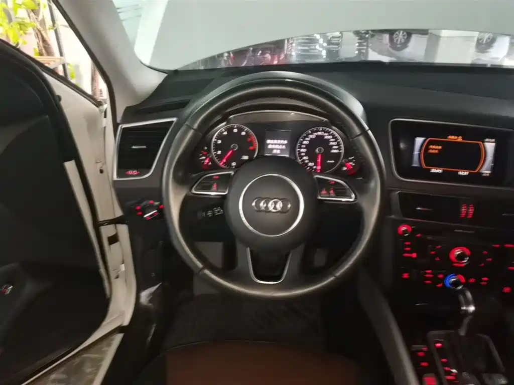 Audi Q5 2018 — фото 11