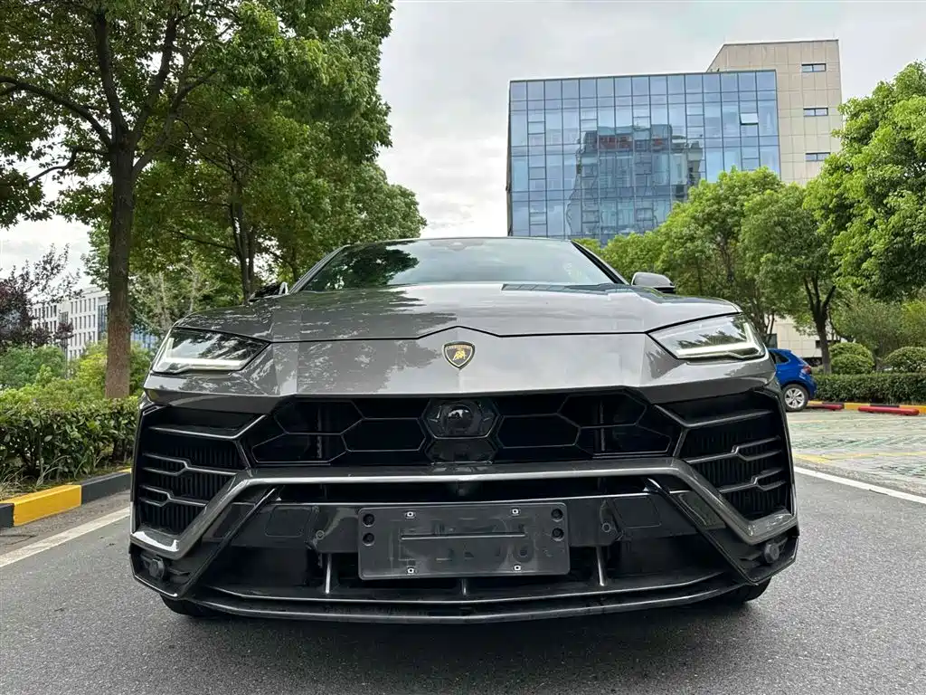 Lamborghini Urus 2021