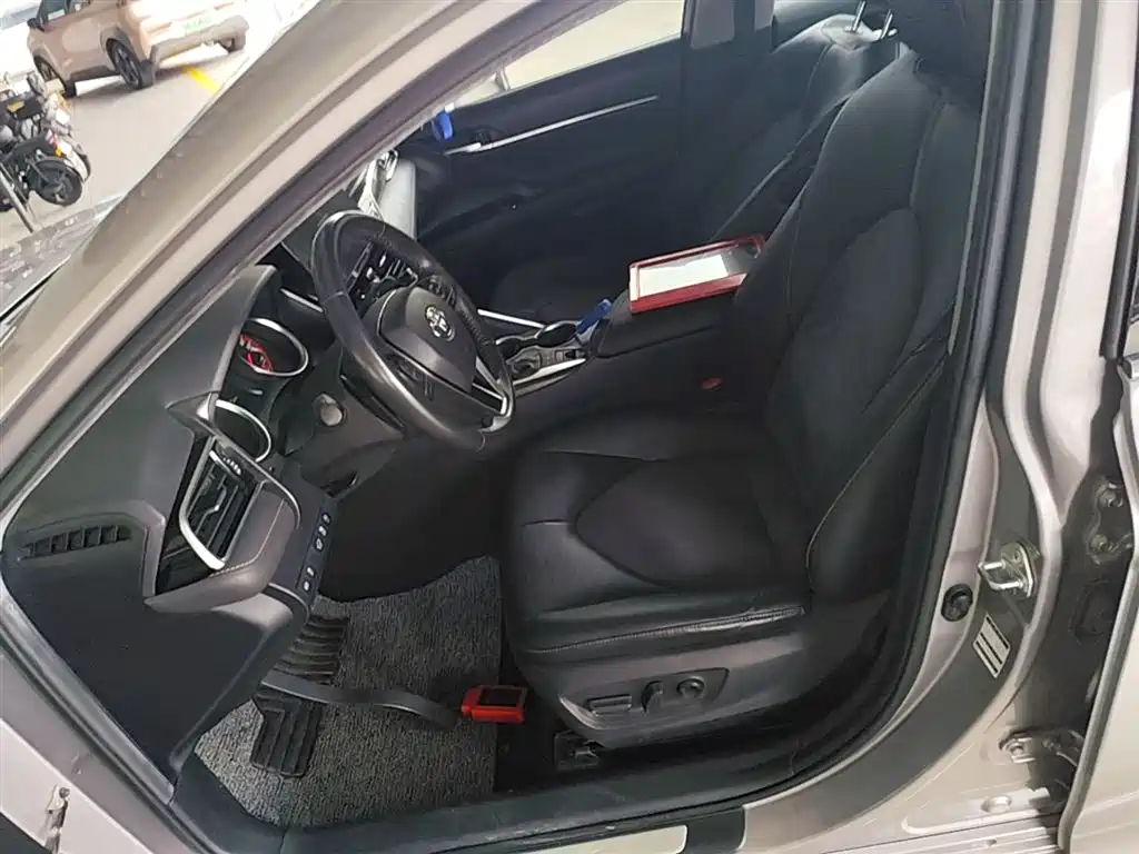 Toyota Camry 2022 — фото 15