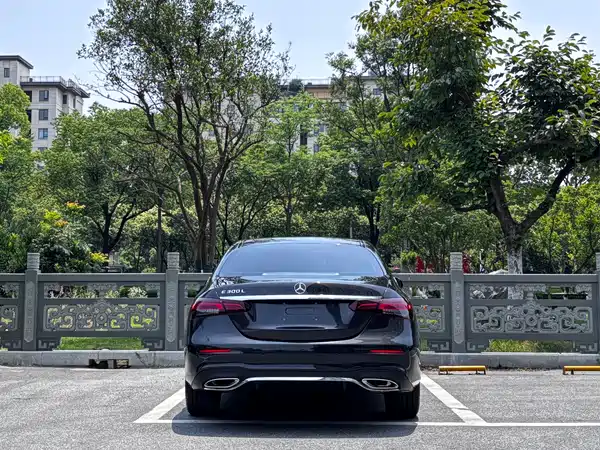 Mercedes-Benz E-Class 2022