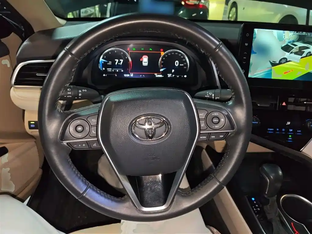 Toyota Camry 2023 — фото 11