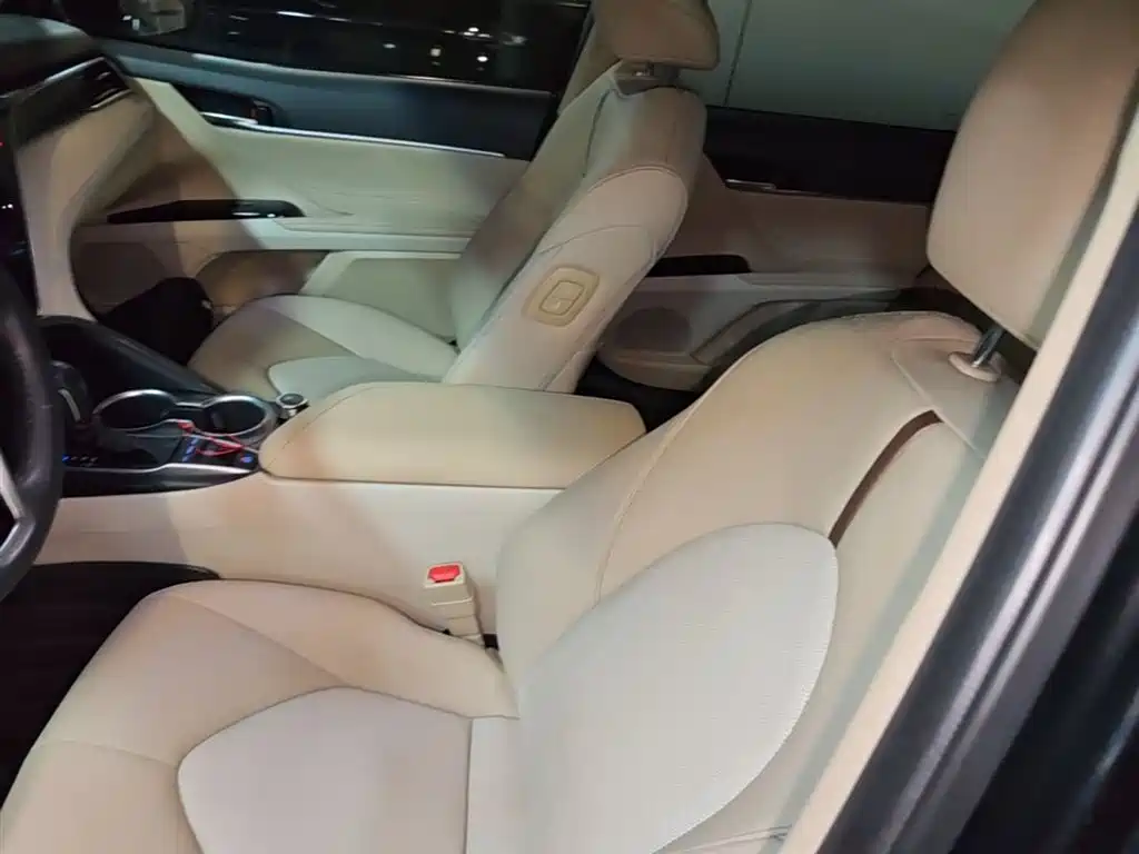 Toyota Camry 2023 — фото 15