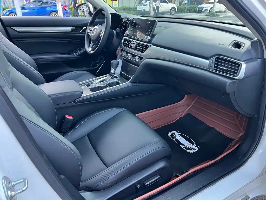Honda Accord 2019 — фото 12