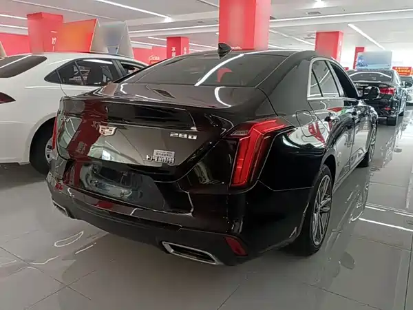 Cadillac CT4 2021