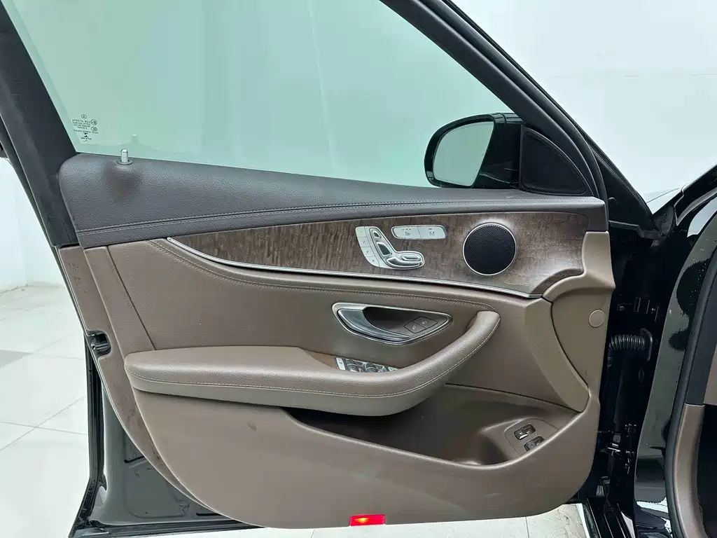 Mercedes-Benz E-Class New Energy 2020 — фото 7